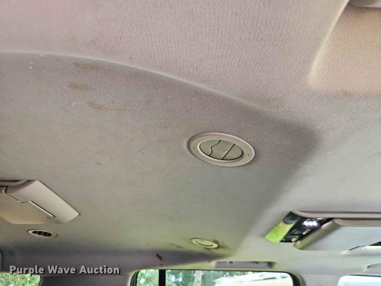 image for item EO8548 2015 Chevrolet Suburban 1500  SUV