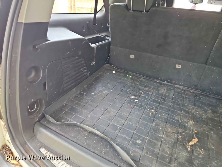 image for item EO8548 2015 Chevrolet Suburban 1500  SUV