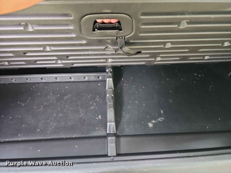 image for item EO8548 2015 Chevrolet Suburban 1500  SUV