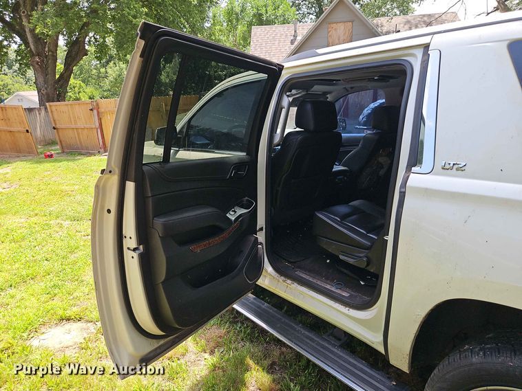 image for item EO8548 2015 Chevrolet Suburban 1500  SUV