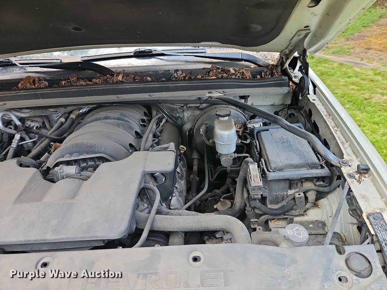 image for item EO8548 2015 Chevrolet Suburban 1500  SUV