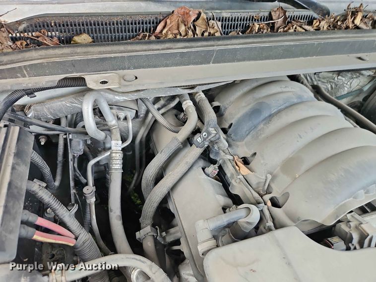 image for item EO8548 2015 Chevrolet Suburban 1500  SUV