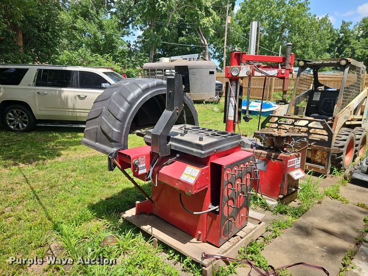 image for item EO8549 Coats Tire changer & tire balancer