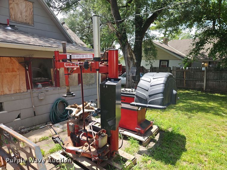 image for item EO8549 Coats Tire changer & tire balancer