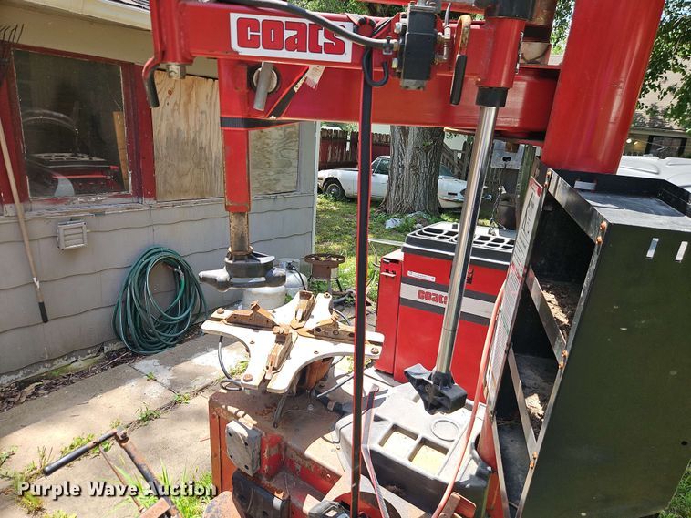 image for item EO8549 Coats Tire changer & tire balancer