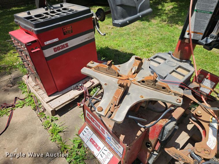 image for item EO8549 Coats Tire changer & tire balancer
