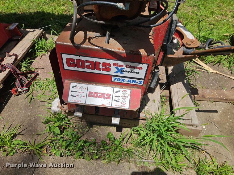 image for item EO8549 Coats Tire changer & tire balancer