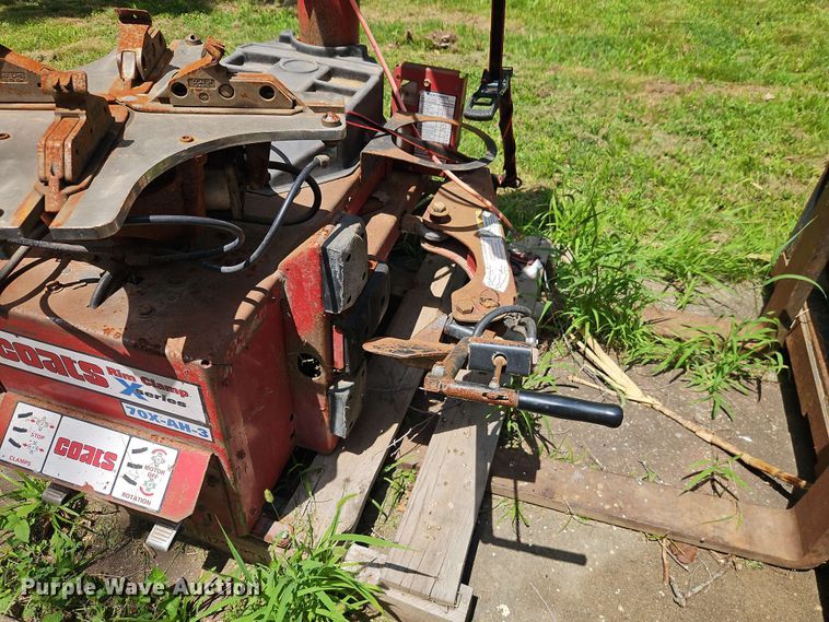 image for item EO8549 Coats Tire changer & tire balancer