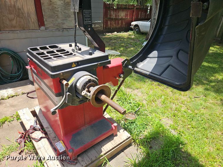 image for item EO8549 Coats Tire changer & tire balancer