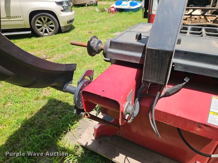 image for item EO8549 Coats Tire changer & tire balancer