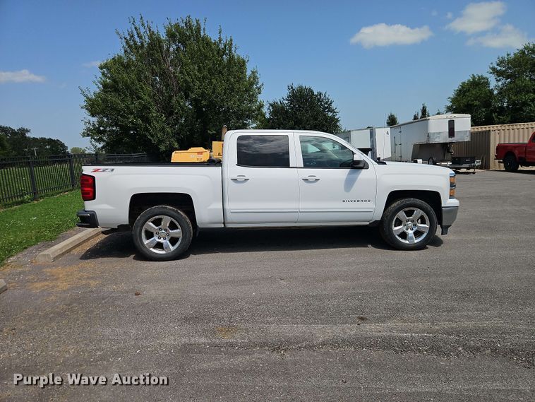 image for item EO8556 2015 Chevrolet Silverado 1500 Crew Cab pickup truck