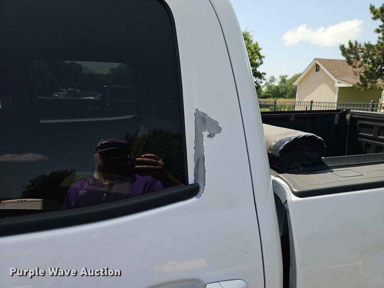 image for item EO8556 2015 Chevrolet Silverado 1500 Crew Cab pickup truck