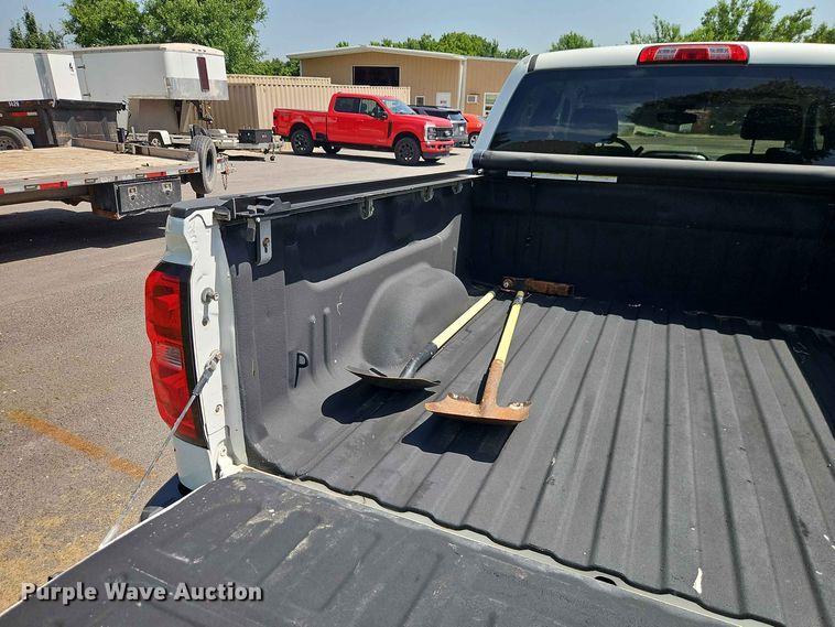 image for item EO8556 2015 Chevrolet Silverado 1500 Crew Cab pickup truck