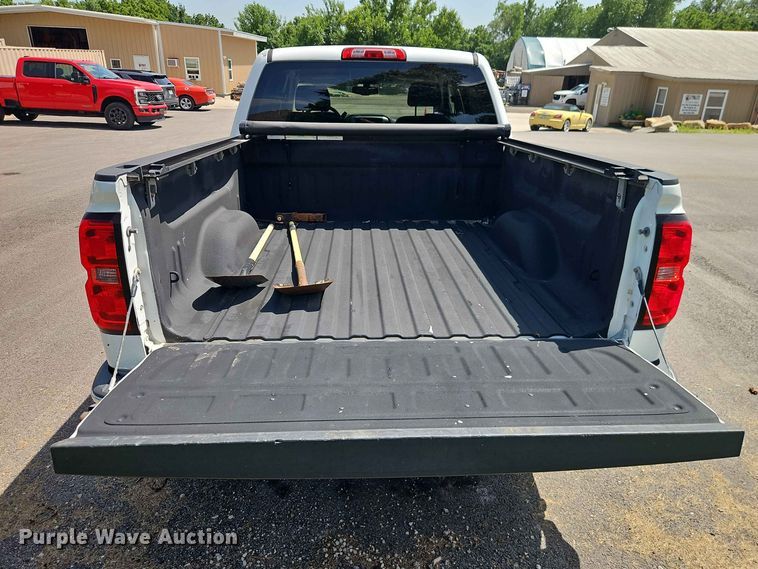 image for item EO8556 2015 Chevrolet Silverado 1500 Crew Cab pickup truck