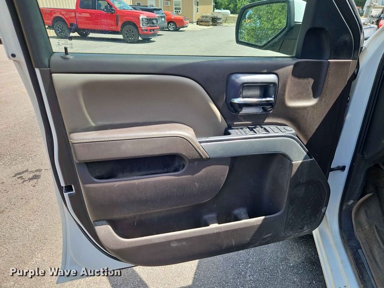 image for item EO8556 2015 Chevrolet Silverado 1500 Crew Cab pickup truck