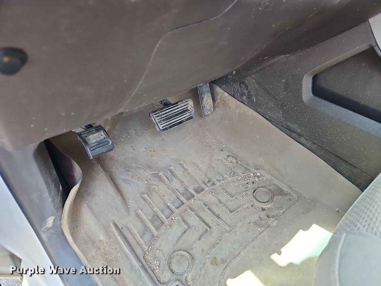 image for item EO8556 2015 Chevrolet Silverado 1500 Crew Cab pickup truck