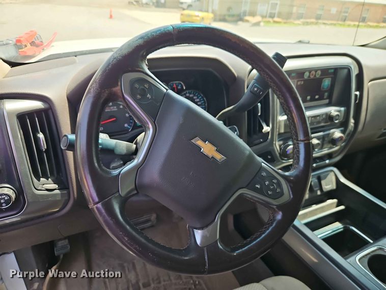 image for item EO8556 2015 Chevrolet Silverado 1500 Crew Cab pickup truck