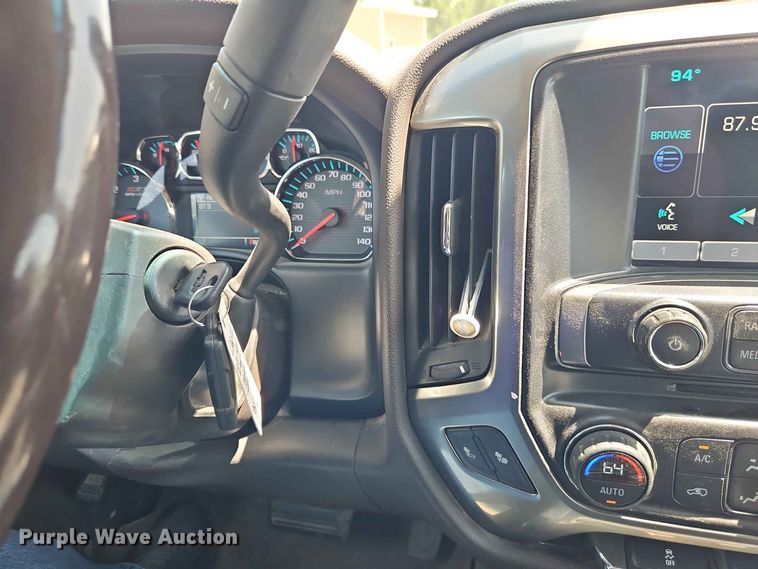image for item EO8556 2015 Chevrolet Silverado 1500 Crew Cab pickup truck