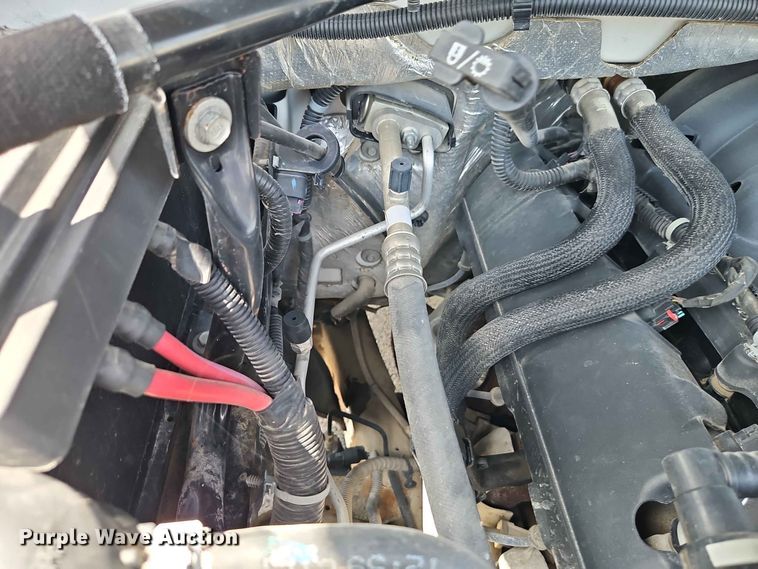 image for item EO8556 2015 Chevrolet Silverado 1500 Crew Cab pickup truck