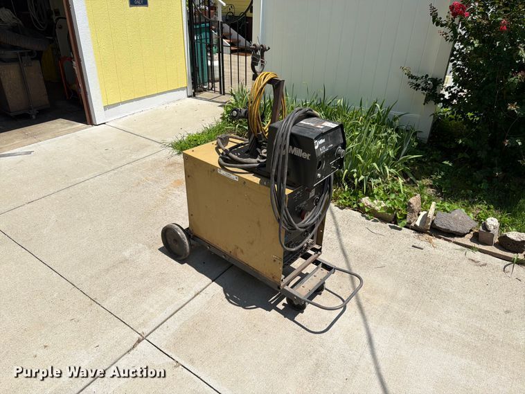 image for item EO8593 Hobart welder