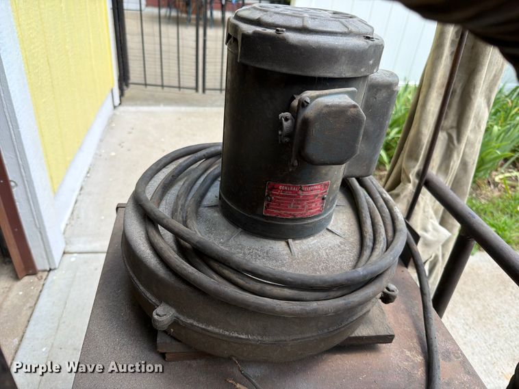image for item EO8594 Ace A-72 dust collector