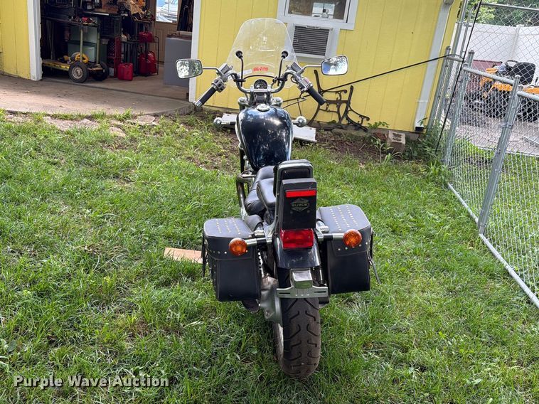 image for item EO8595 1997 Suzuki Intruder 800 motorcycle