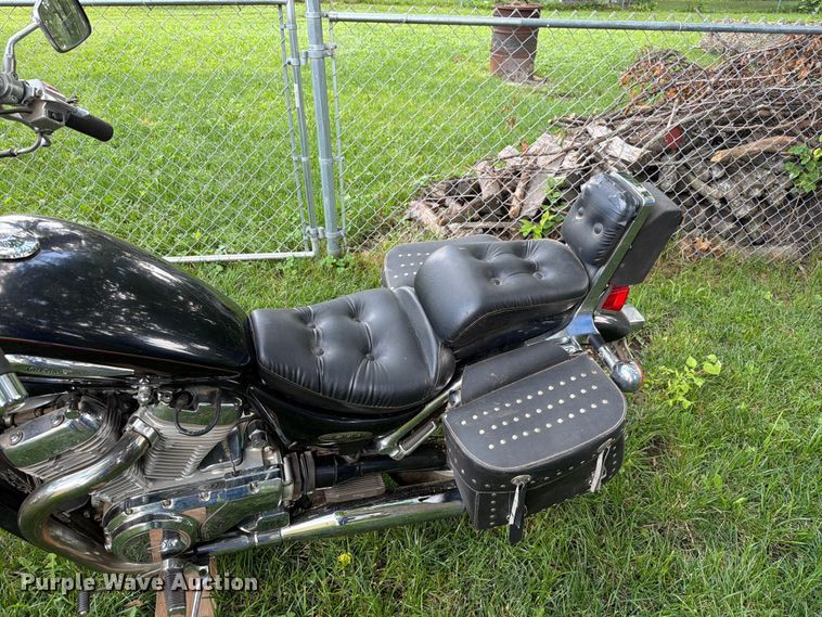 image for item EO8595 1997 Suzuki Intruder 800 motorcycle