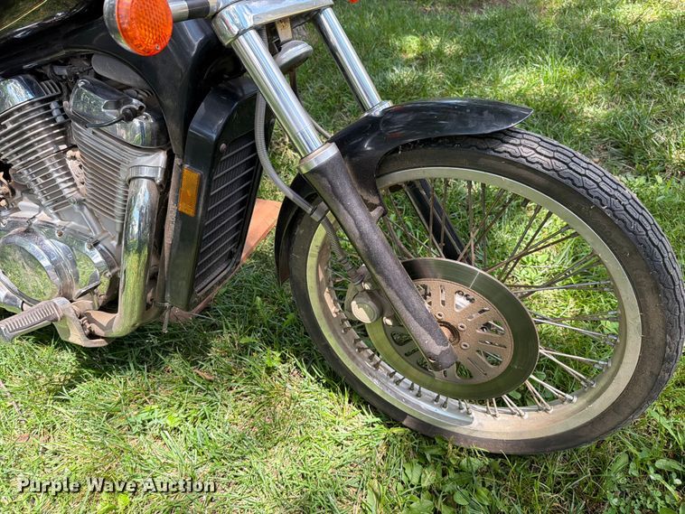 image for item EO8595 1997 Suzuki Intruder 800 motorcycle