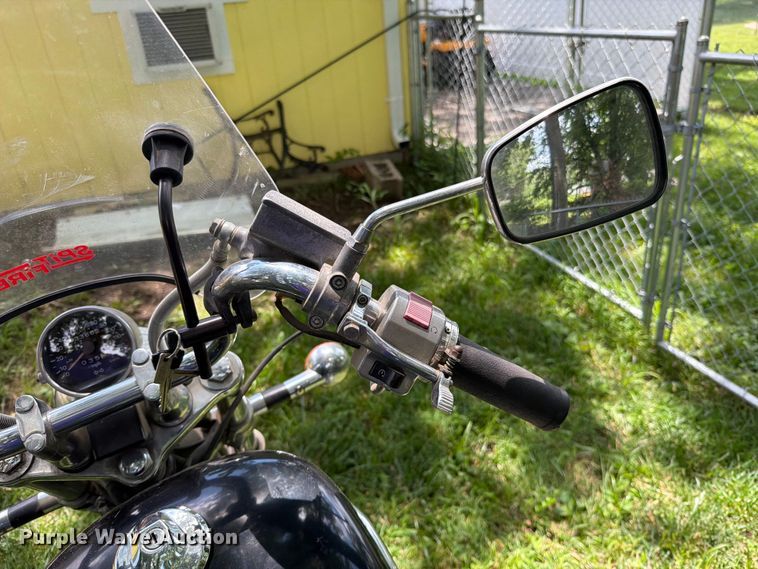 image for item EO8595 1997 Suzuki Intruder 800 motorcycle