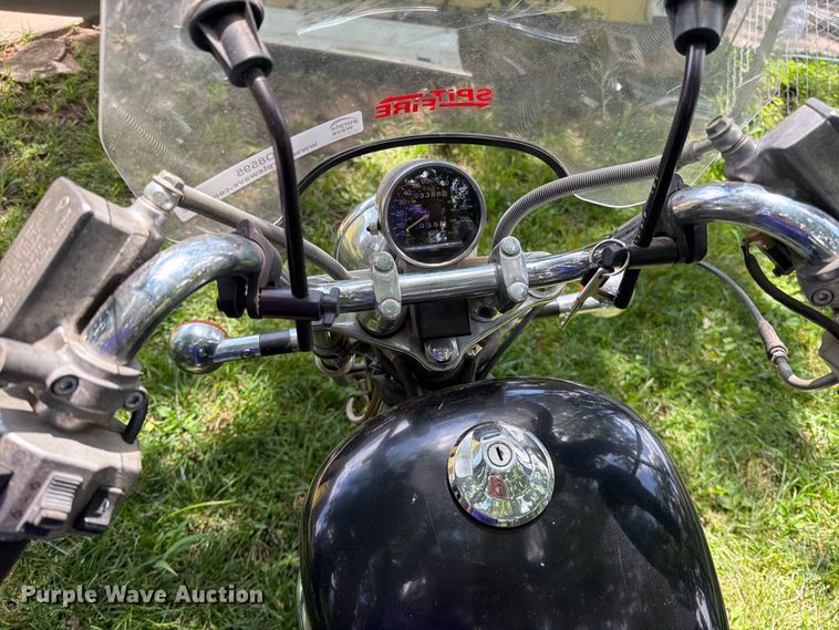 image for item EO8595 1997 Suzuki Intruder 800 motorcycle