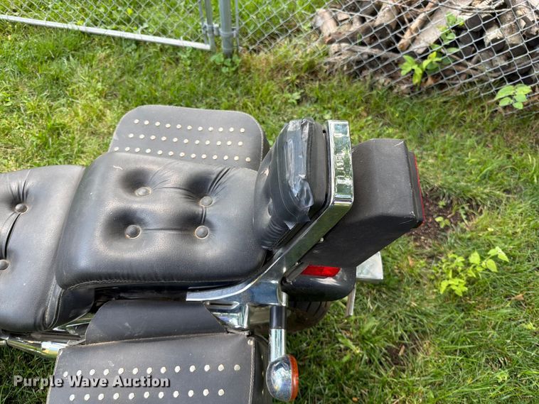 image for item EO8595 1997 Suzuki Intruder 800 motorcycle
