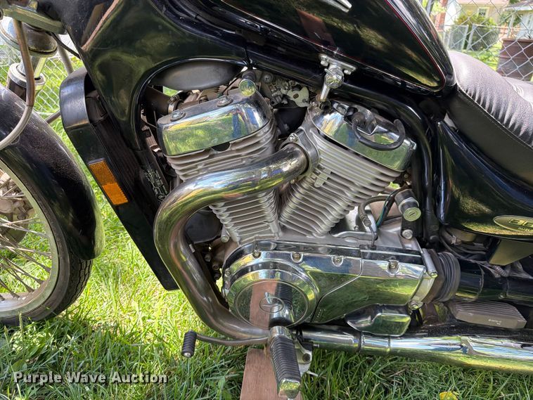 image for item EO8595 1997 Suzuki Intruder 800 motorcycle