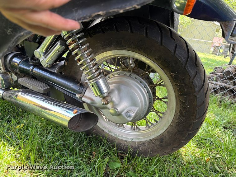 image for item EO8595 1997 Suzuki Intruder 800 motorcycle