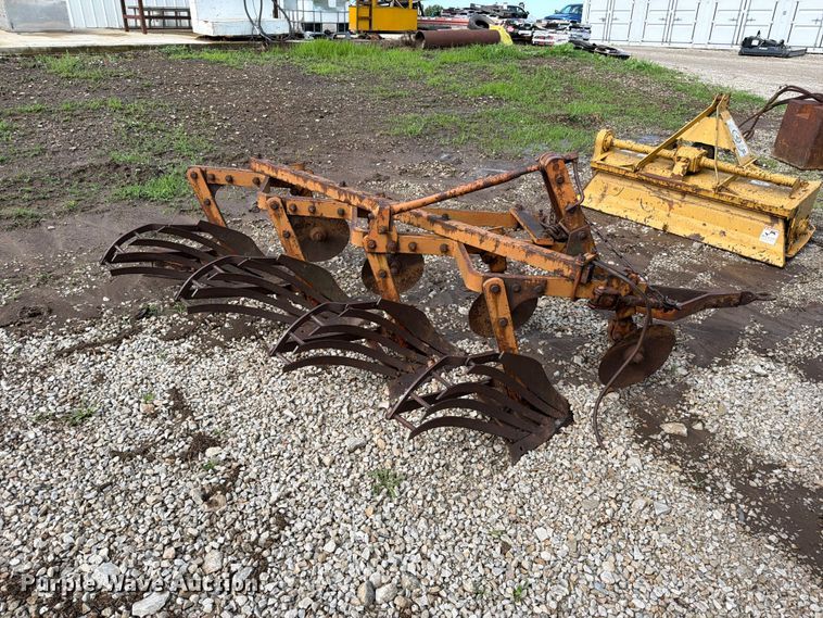 image for item EO8603 4 bottom plow