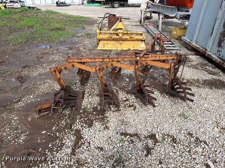 image for item EO8603 4 bottom plow