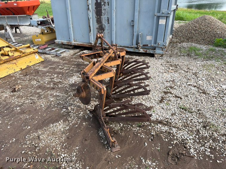 image for item EO8603 4 bottom plow
