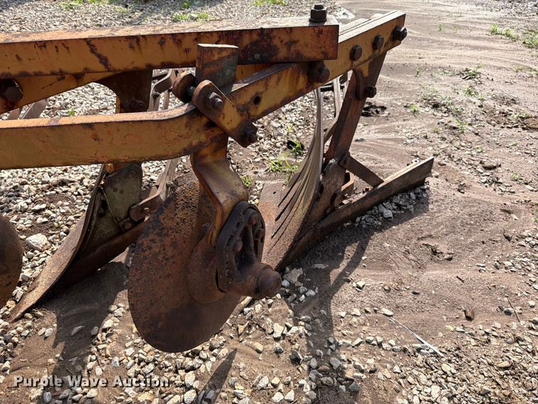 image for item EO8603 4 bottom plow