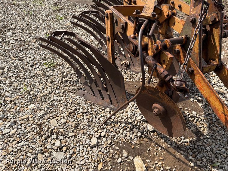 image for item EO8603 4 bottom plow