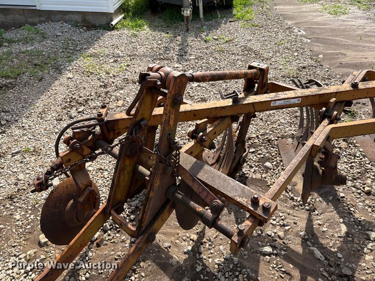 image for item EO8603 4 bottom plow