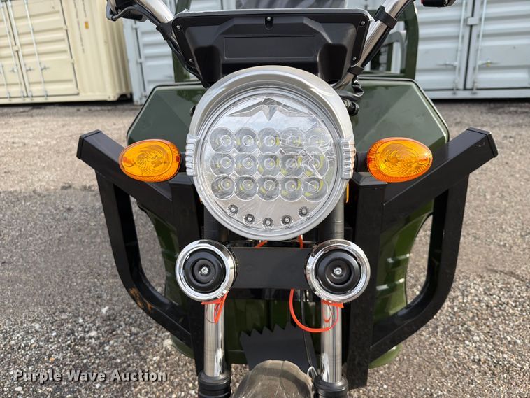 image for item EQ8043 2026 Fengxian Kairun EVT ET13 electric tricycle