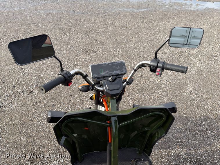 image for item EQ8043 2026 Fengxian Kairun EVT ET13 electric tricycle