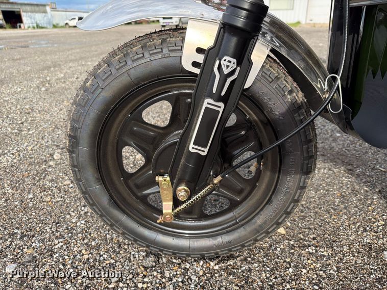 image for item EQ8043 2026 Fengxian Kairun EVT ET13 electric tricycle