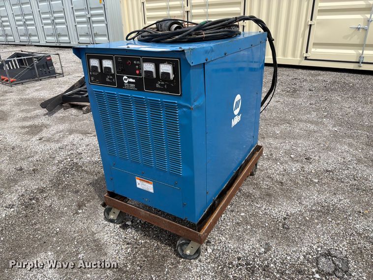 image for item EQ8051 Miller GPS-1500V welder