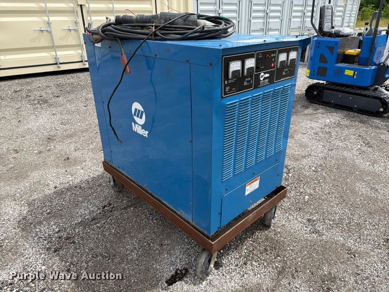 image for item EQ8051 Miller GPS-1500V welder