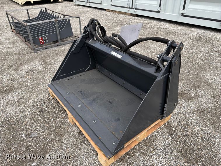 image for item EQ8066 2026 LandHonor MCB-72-44W compact utility loader 4-in-1 bucket