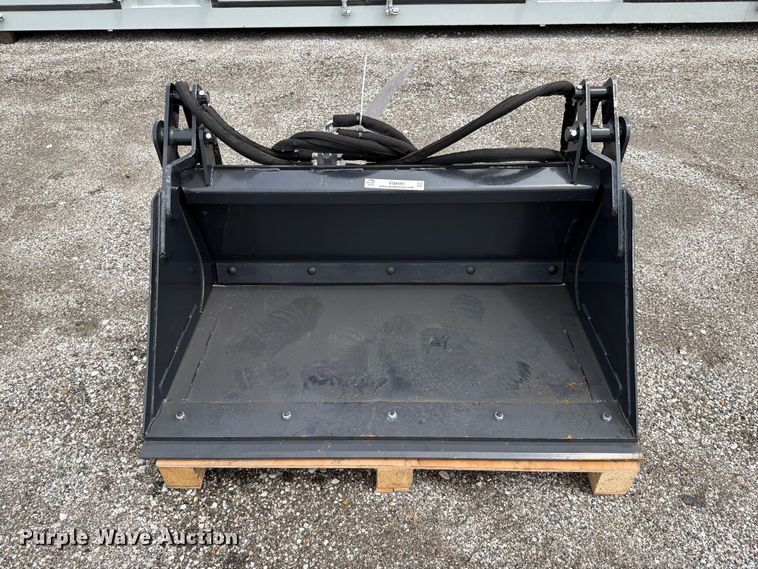 image for item EQ8066 2026 LandHonor MCB-72-44W compact utility loader 4-in-1 bucket