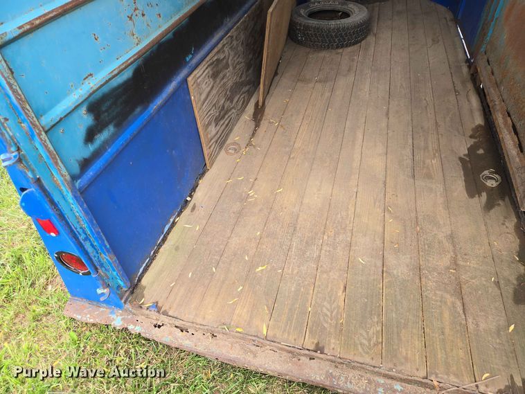 image for item ER1743 1971 Stidham Horse livestock trailer