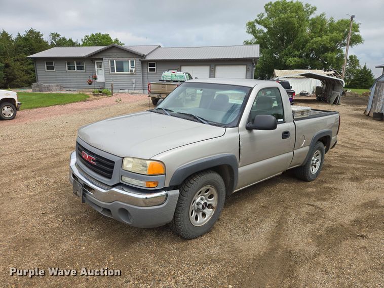 image for item ER1745 2005 GMC Sierra 1500 pickup truck