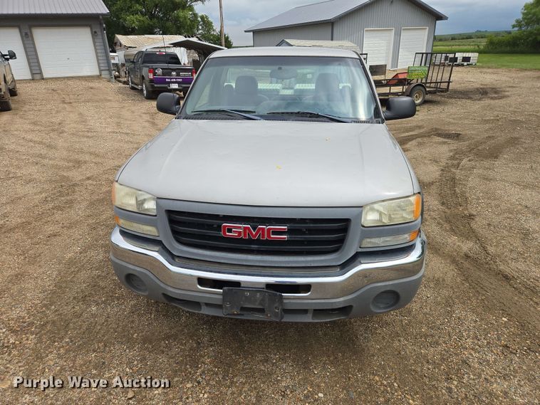 image for item ER1745 2005 GMC Sierra 1500 pickup truck