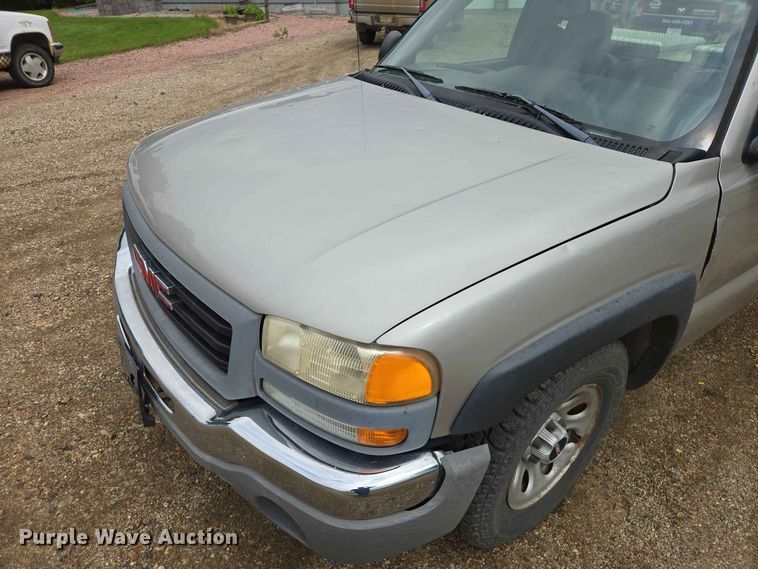 image for item ER1745 2005 GMC Sierra 1500 pickup truck
